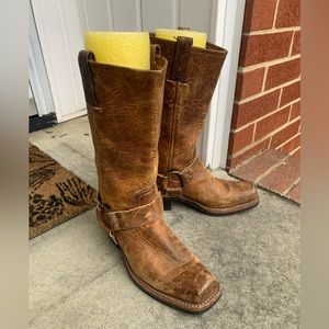 Frye Harness 12R cognac